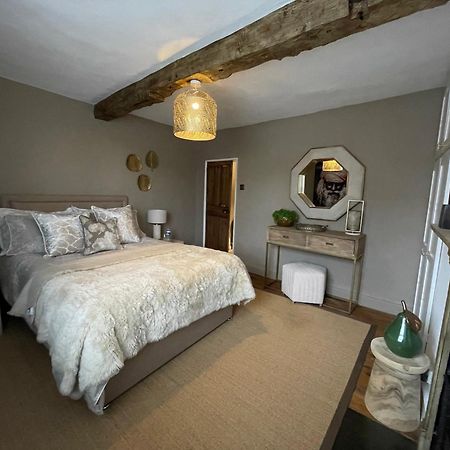 Entire Georgian Luxury Home - 3 Storey- High St Henley-In-Arden -Two Bedrooms-Sleeps 4 Exterior photo