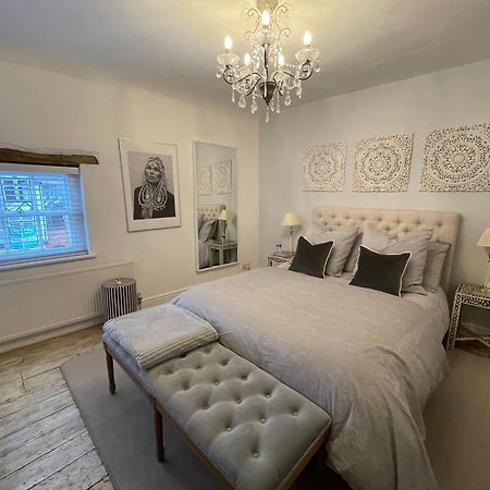 Entire Georgian Luxury Home - 3 Storey- High St Henley-In-Arden -Two Bedrooms-Sleeps 4 Exterior photo