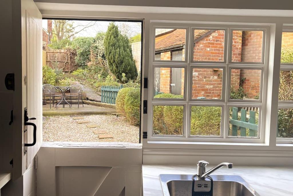 Entire Georgian Luxury Home - 3 Storey- High St Henley-In-Arden -Two Bedrooms-Sleeps 4 Exterior photo