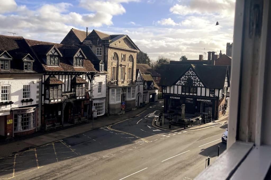 Entire Georgian Luxury Home - 3 Storey- High St Henley-In-Arden -Two Bedrooms-Sleeps 4 Exterior photo