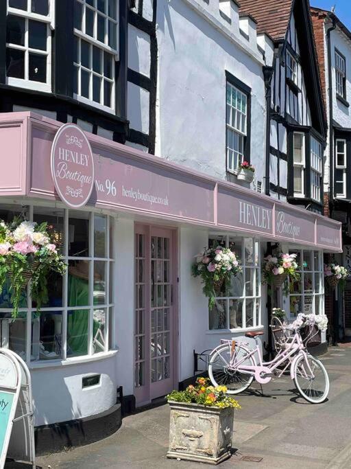 Entire Georgian Luxury Home - 3 Storey- High St Henley-In-Arden -Two Bedrooms-Sleeps 4 Exterior photo
