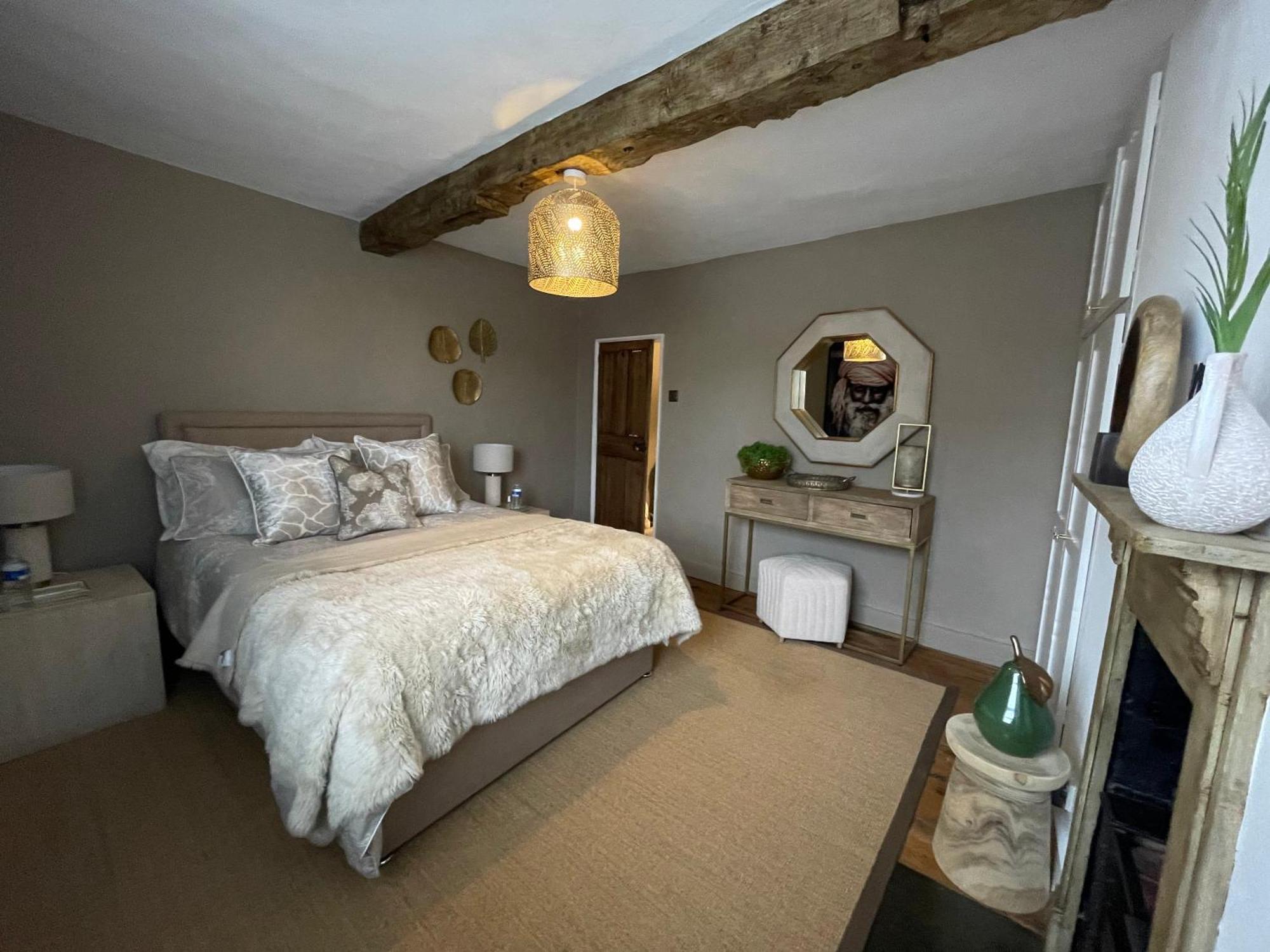 Entire Georgian Luxury Home - 3 Storey- High St Henley-In-Arden -Two Bedrooms-Sleeps 4 Exterior photo