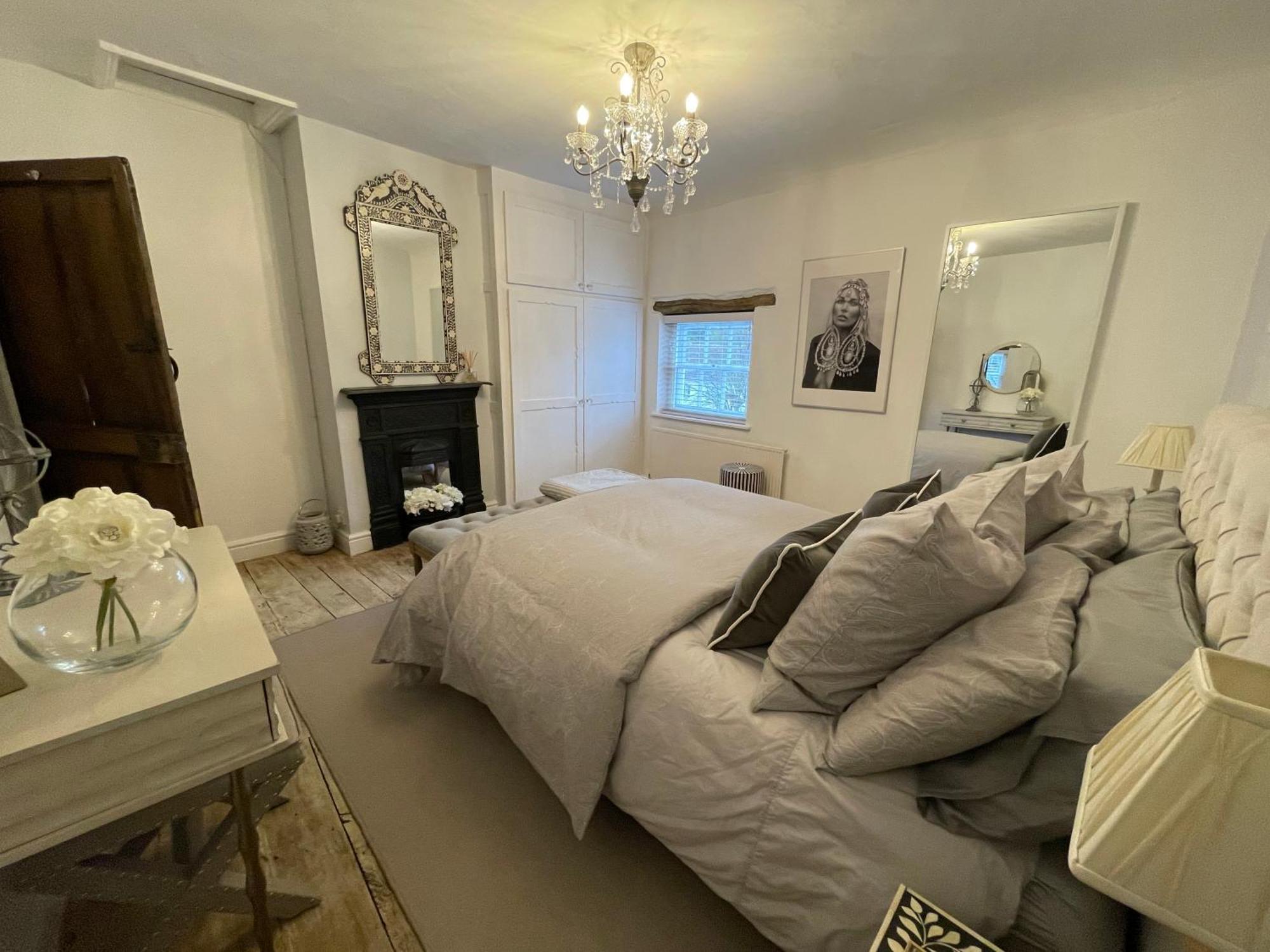 Entire Georgian Luxury Home - 3 Storey- High St Henley-In-Arden -Two Bedrooms-Sleeps 4 Exterior photo