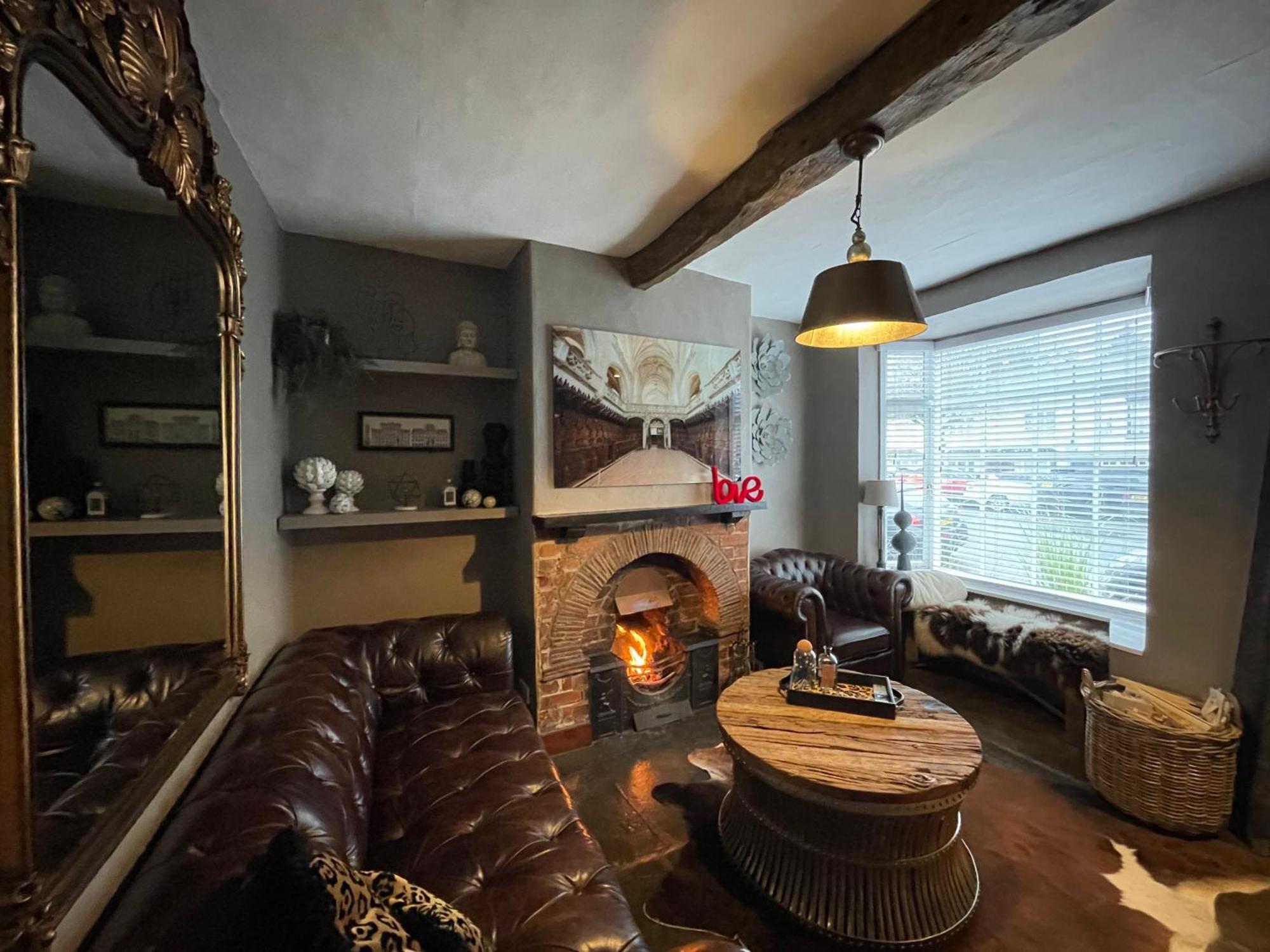 Entire Georgian Luxury Home - 3 Storey- High St Henley-In-Arden -Two Bedrooms-Sleeps 4 Exterior photo