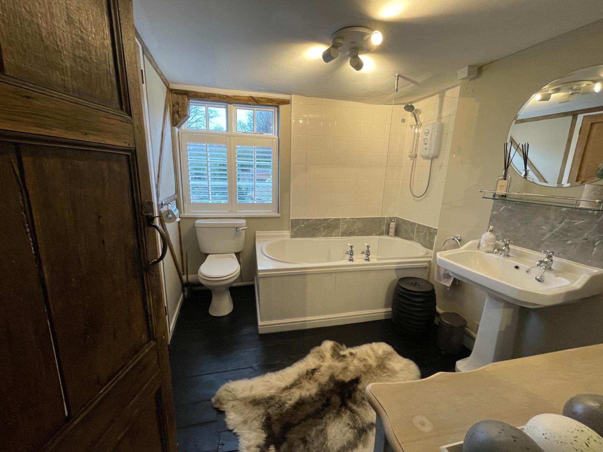 Entire Georgian Luxury Home - 3 Storey- High St Henley-In-Arden -Two Bedrooms-Sleeps 4 Exterior photo
