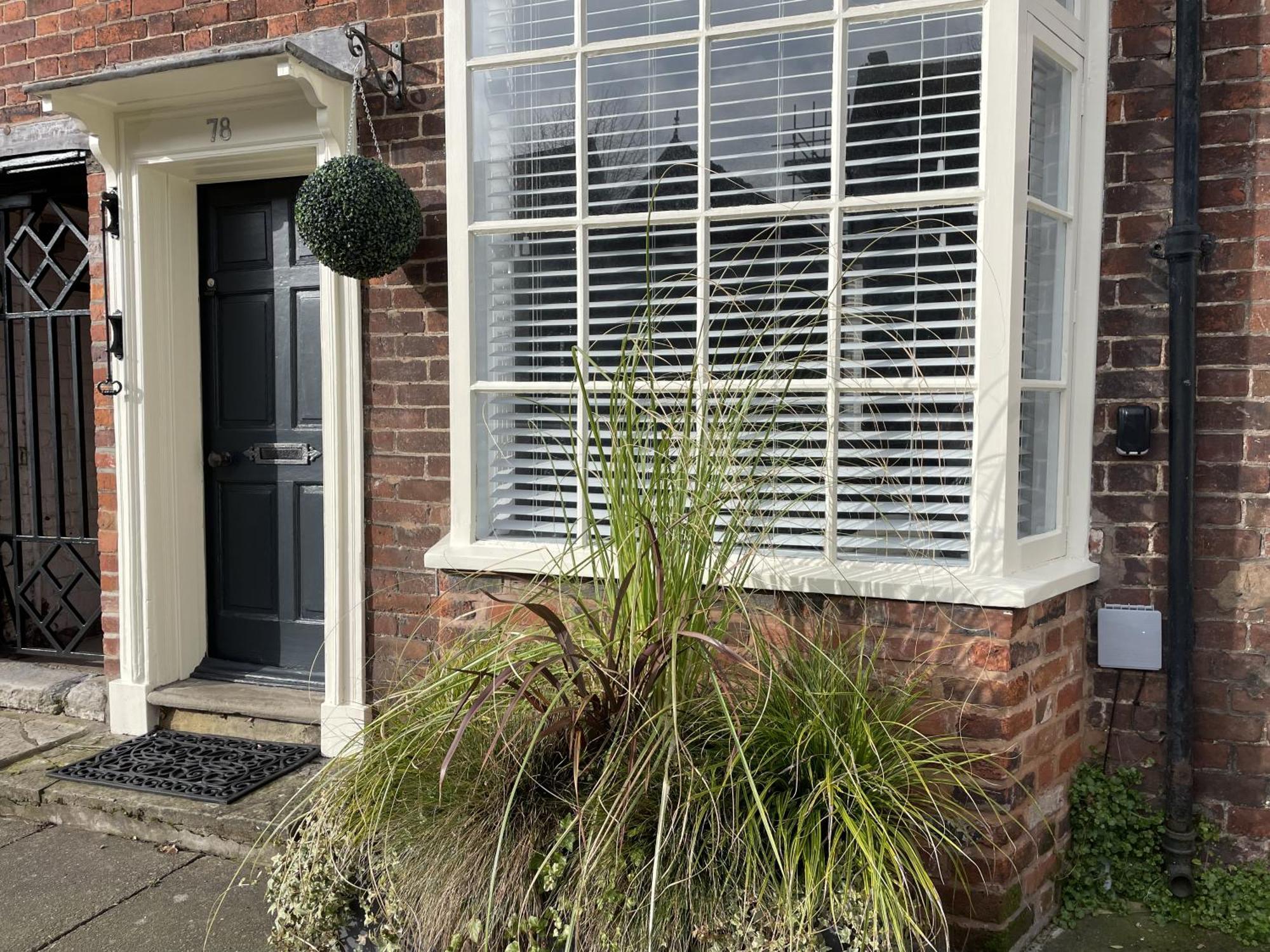 Entire Georgian Luxury Home - 3 Storey- High St Henley-In-Arden -Two Bedrooms-Sleeps 4 Exterior photo