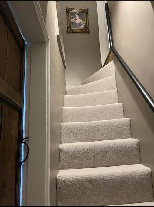 Entire Georgian Luxury Home - 3 Storey- High St Henley-In-Arden -Two Bedrooms-Sleeps 4 Exterior photo