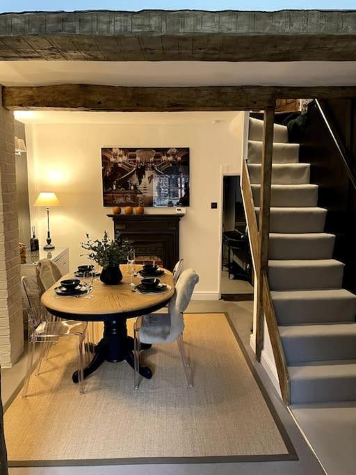 Entire Georgian Luxury Home - 3 Storey- High St Henley-In-Arden -Two Bedrooms-Sleeps 4 Exterior photo