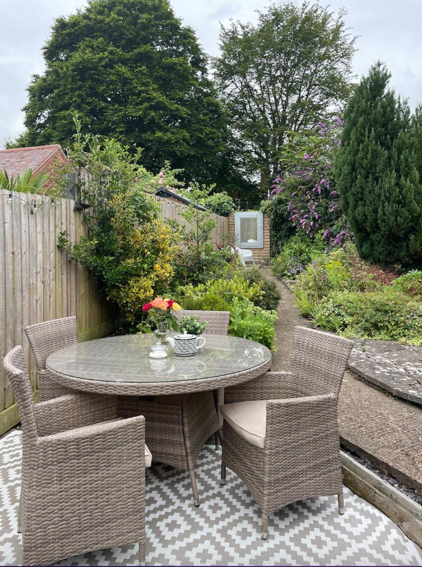Entire Georgian Luxury Home - 3 Storey- High St Henley-In-Arden -Two Bedrooms-Sleeps 4 Exterior photo